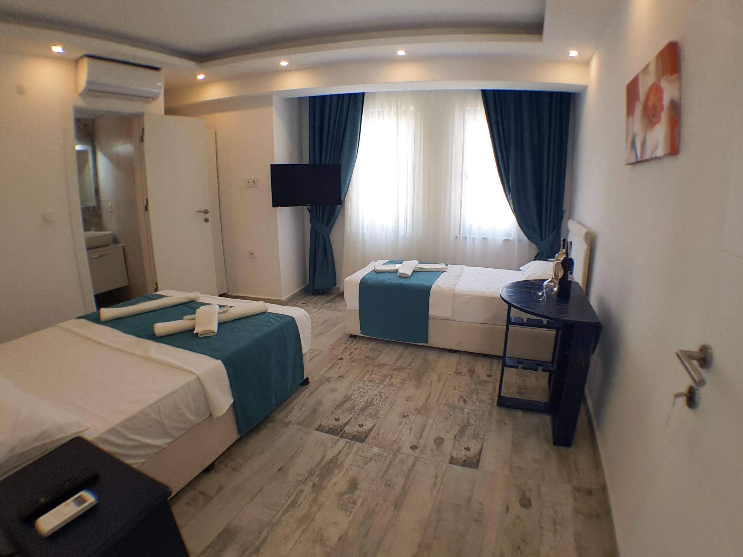 בוזקאדה Tenes Otel מראה חיצוני תמונה