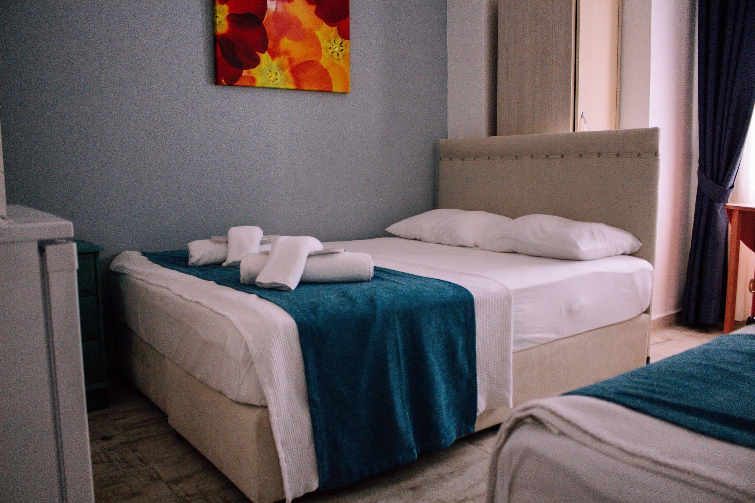 בוזקאדה Tenes Otel מראה חיצוני תמונה