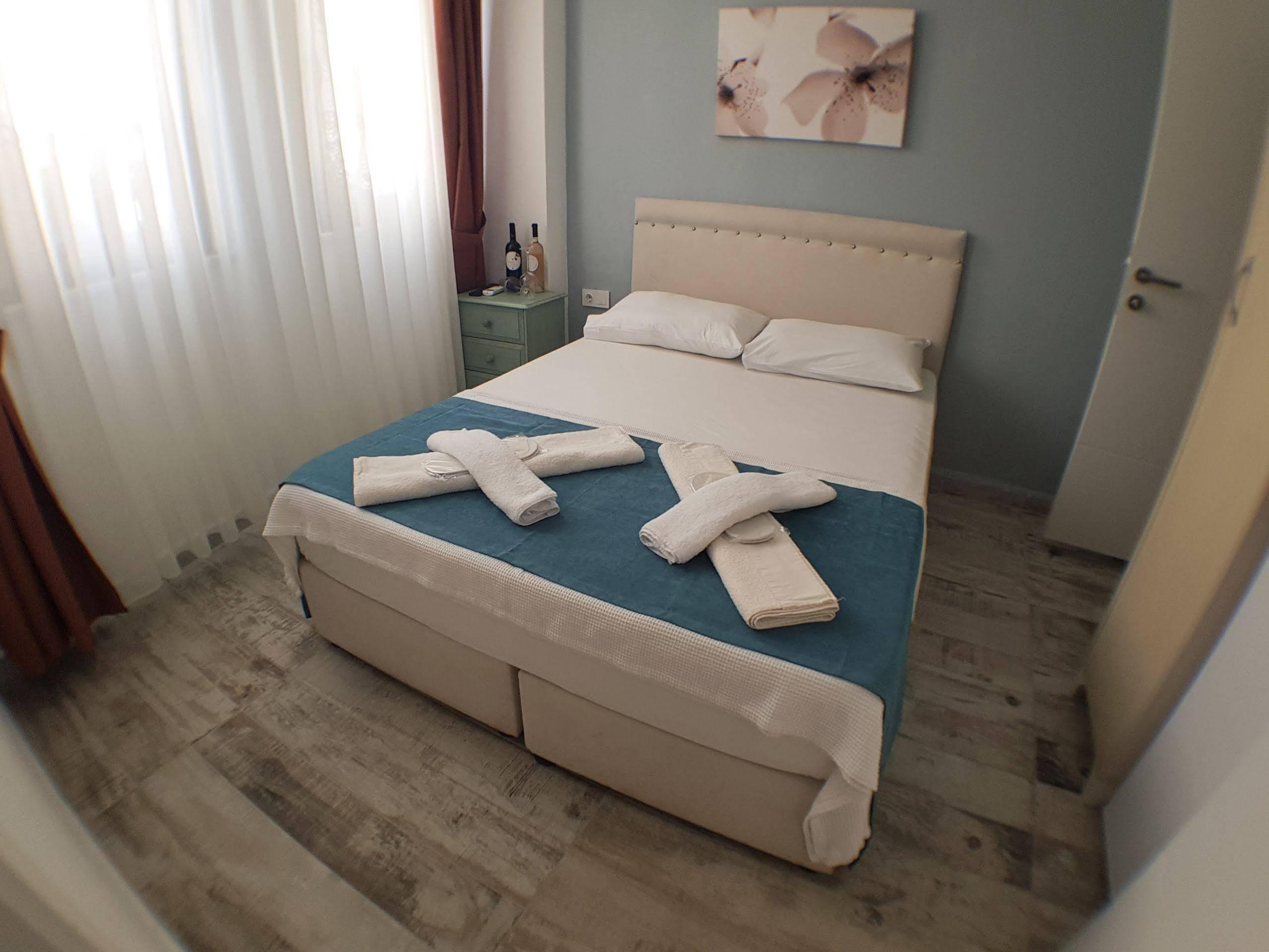 בוזקאדה Tenes Otel מראה חיצוני תמונה